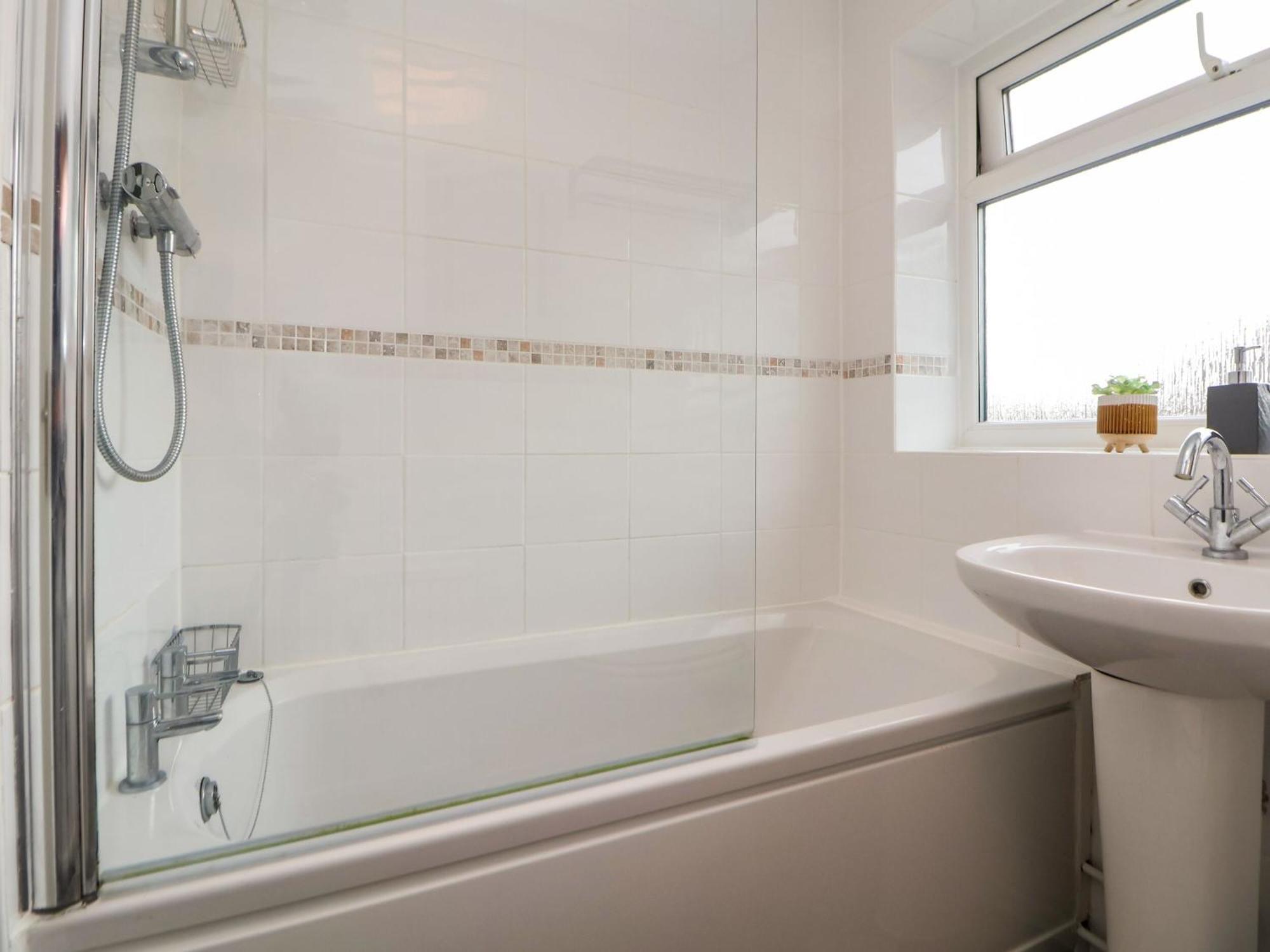 The Cloud House Hoole Villa Chester Exterior photo