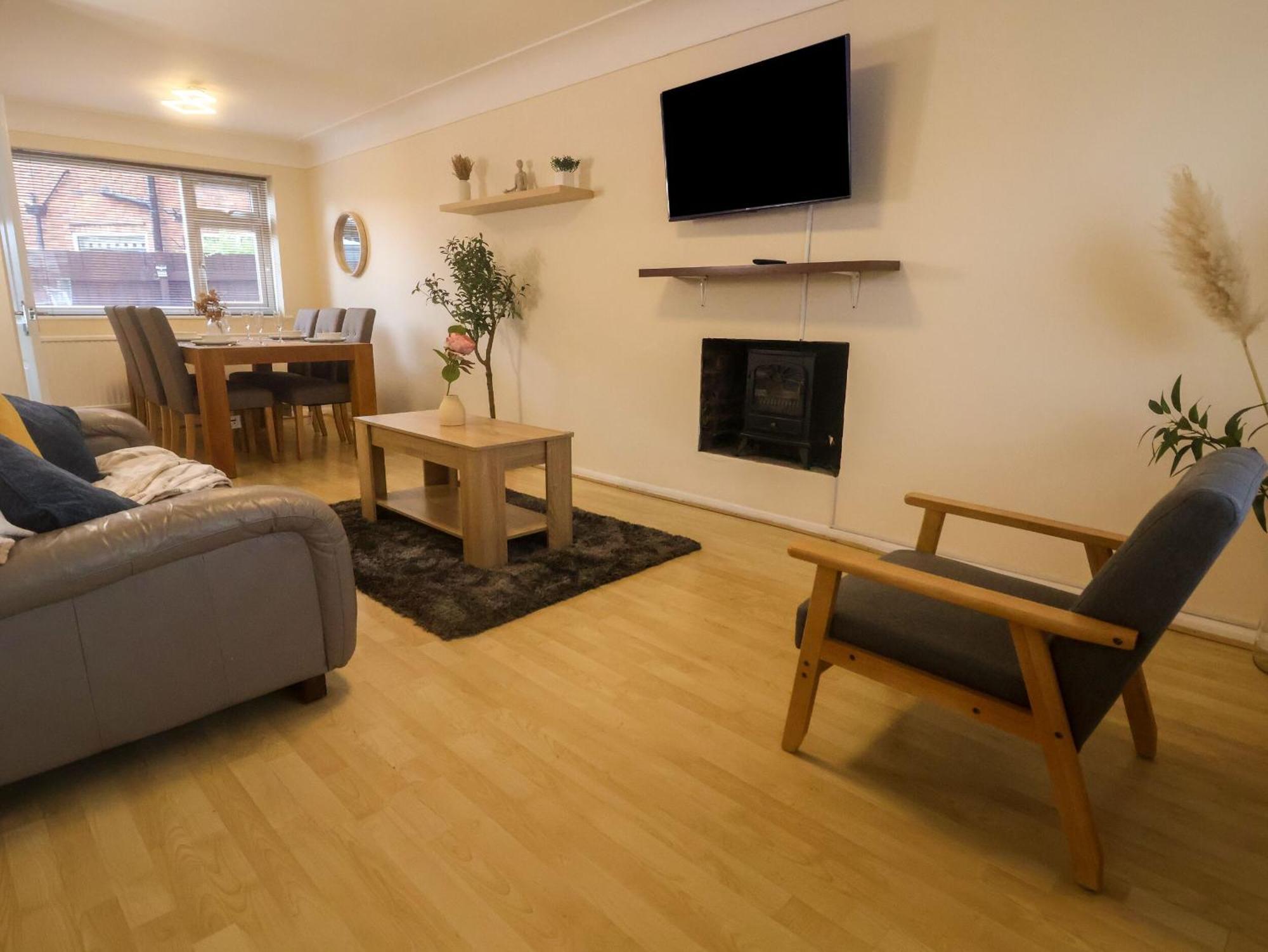 The Cloud House Hoole Villa Chester Exterior photo